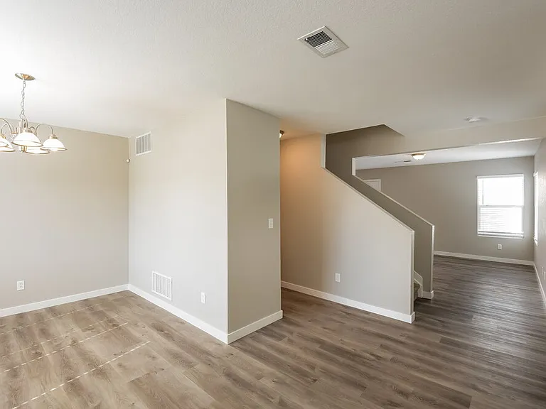 18619 E 46th Pl — Photo 4