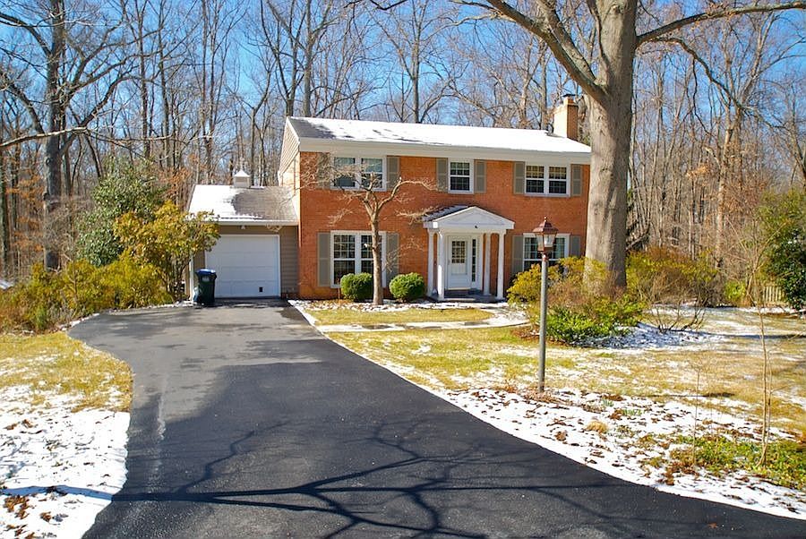 Spectacular Colonial