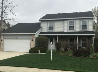 913 Highland Grove Dr, Buffalo Grove, IL 60089