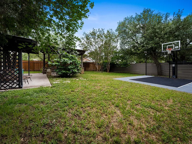 11600 Parkfield Dr — Photo 28