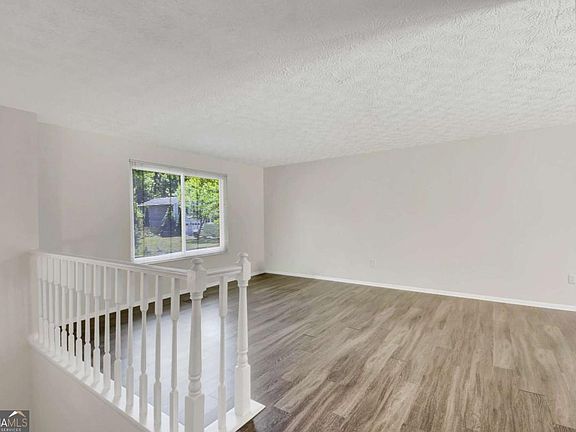 4th image of 570 Sheringham Ct