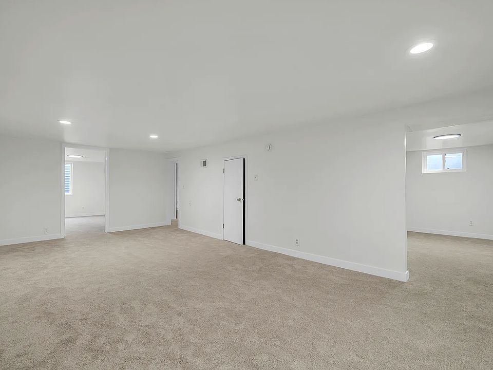 1st image of 4453 Hamilton Ct #B