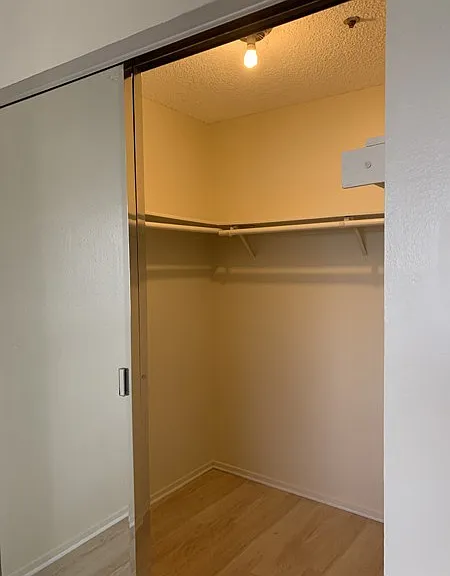 13415 Doty Ave — Photo 14