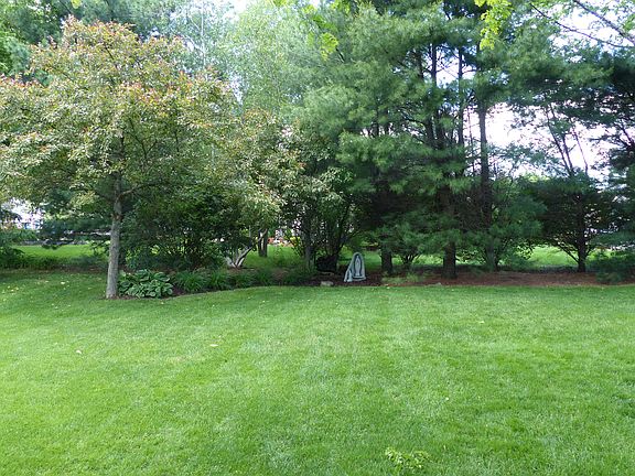 3rd image of 8456 Acadia Dr