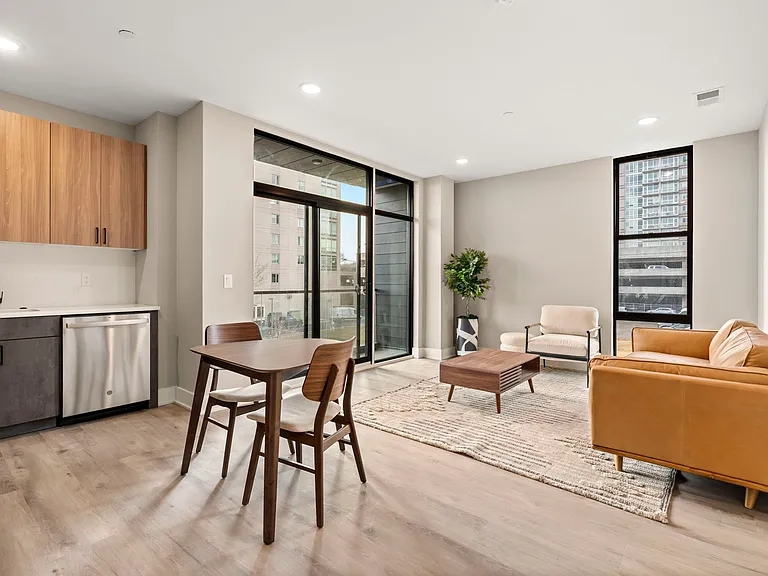 Residences at Pier 40 — Photo 23