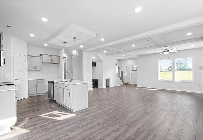1026 Cherry Acres Dr — Photo 4