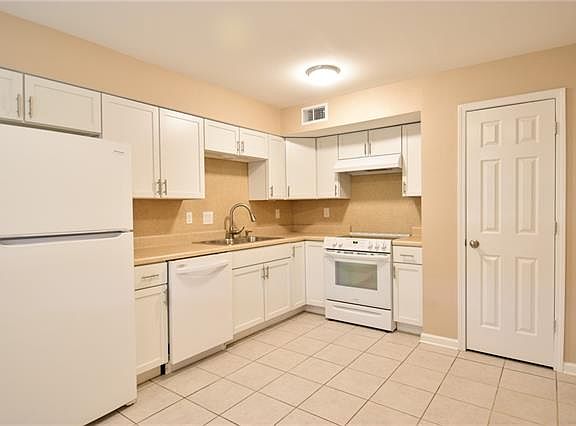 3rd image of 3012 12th St APT D