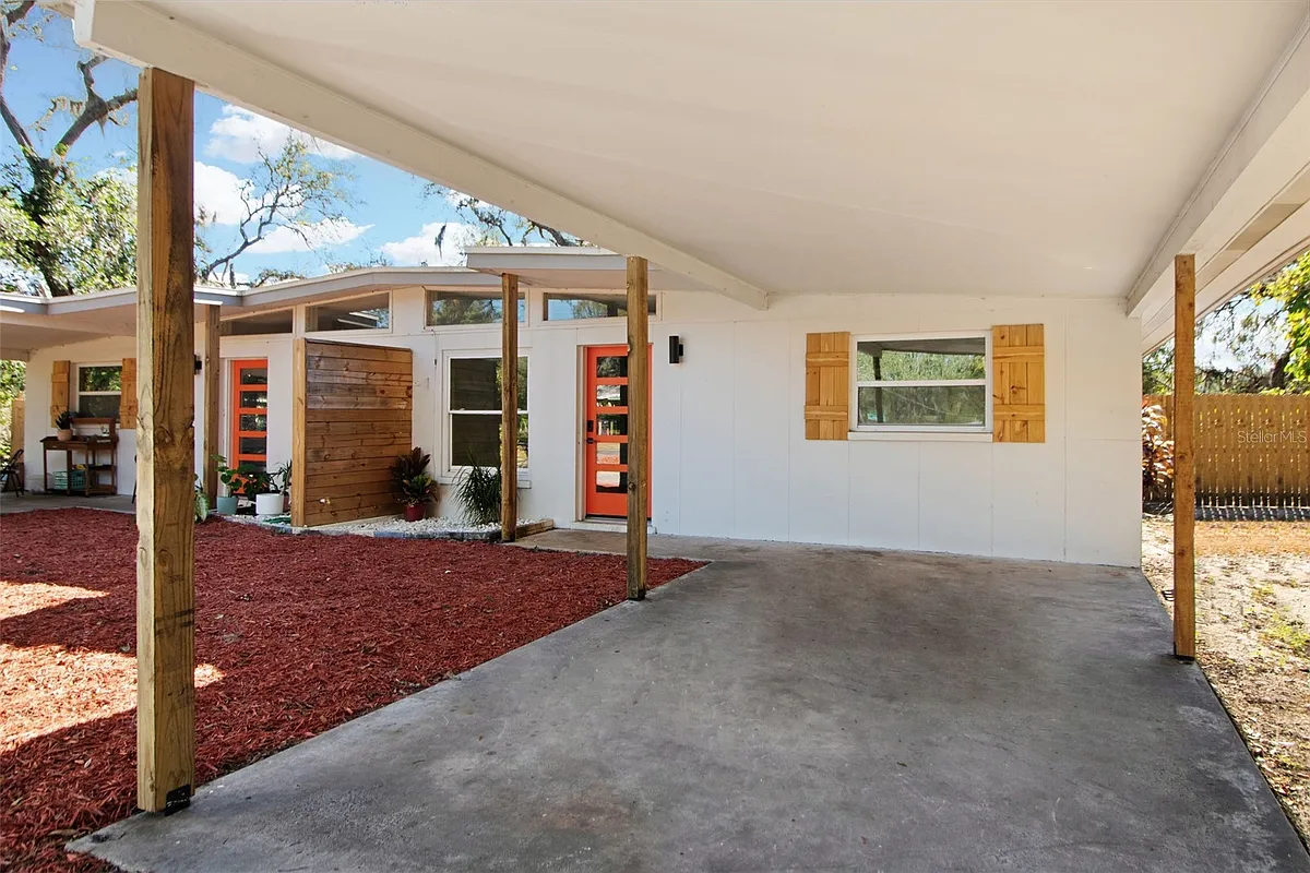 Building Photo - 1219 Lakeside Dr #1