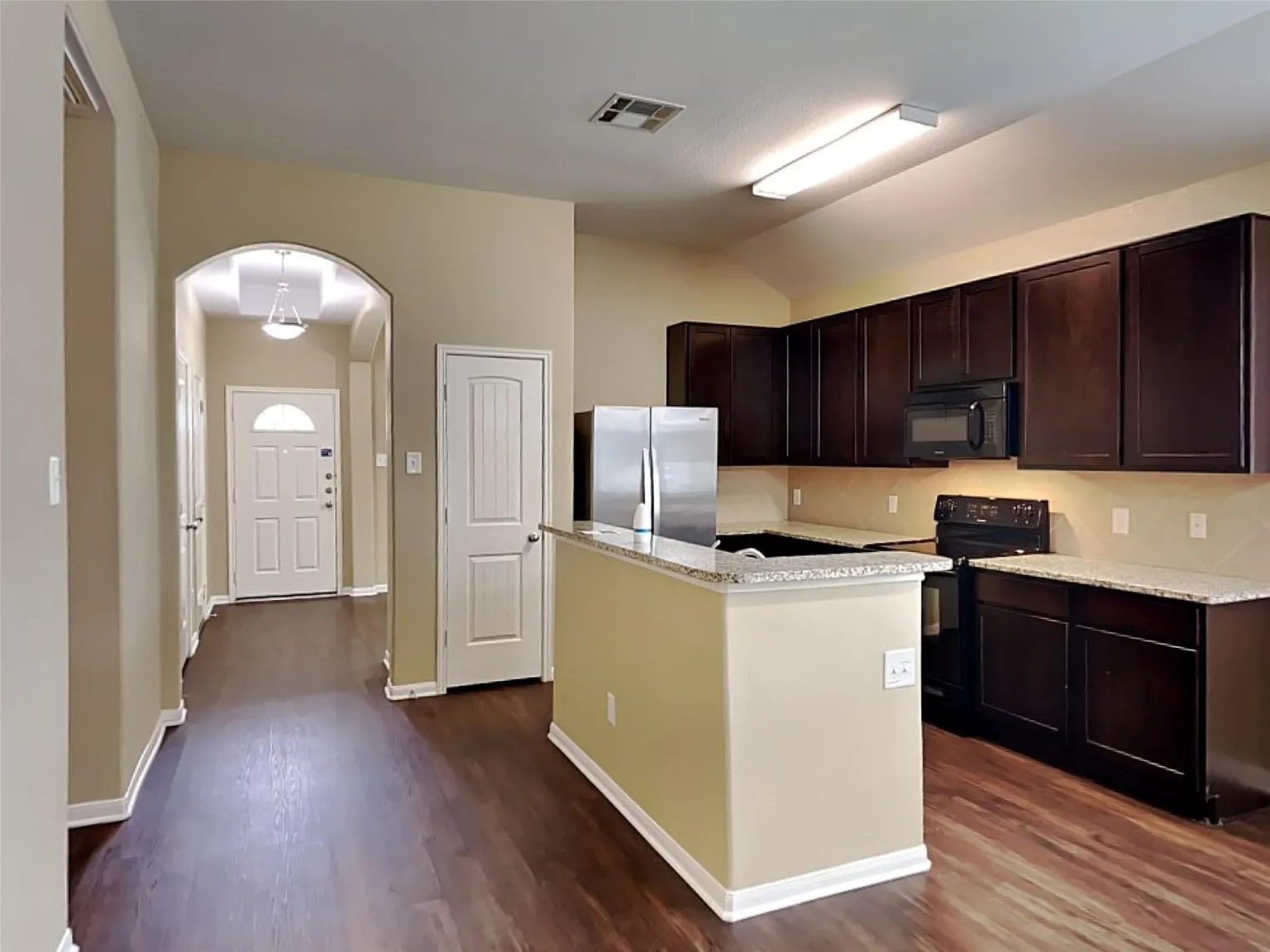 3 bed, 2.0 bath, 1520 sqft, $1,680 — Photo 3