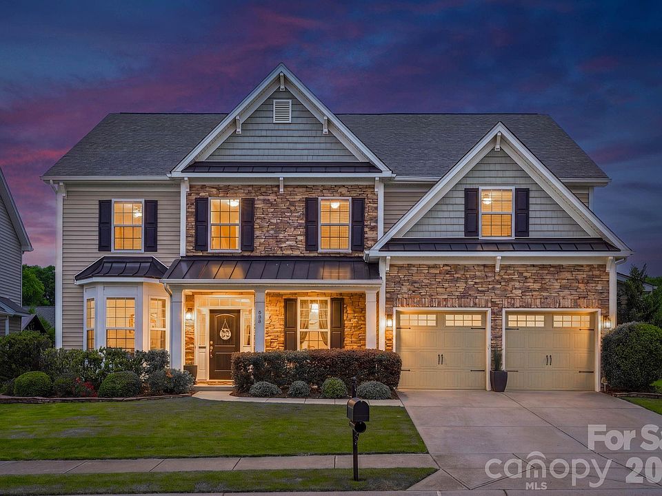 1st image of 524 Rosemary Ln