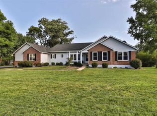 2252 Sycamore Dr, Chesterfield, MO 63017