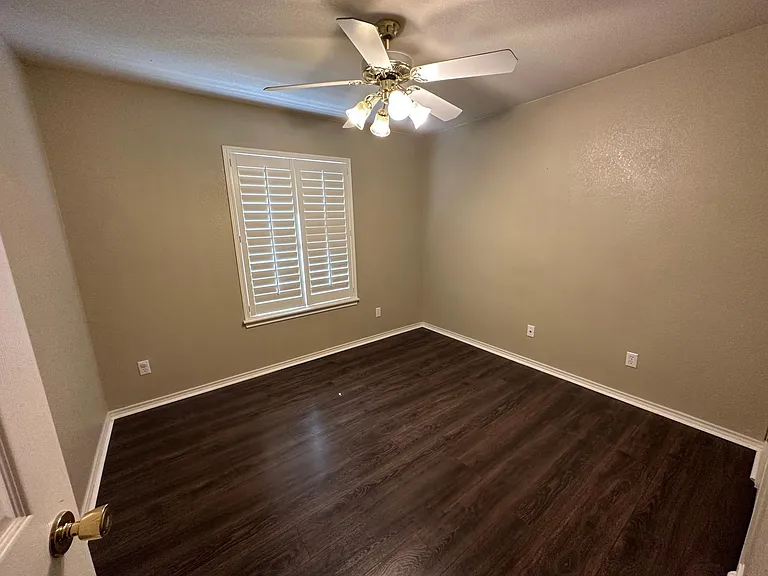 1610 Morrow Ln — Photo 10