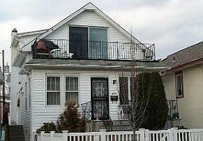 2nd image of 423 W Market St