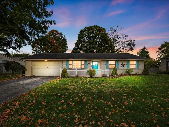 35 Waterford Dr, Dayton, OH 45458