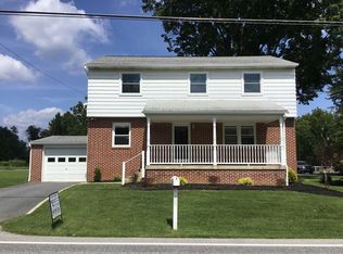 817 Turnpike Rd, Elizabethtown, PA 17022