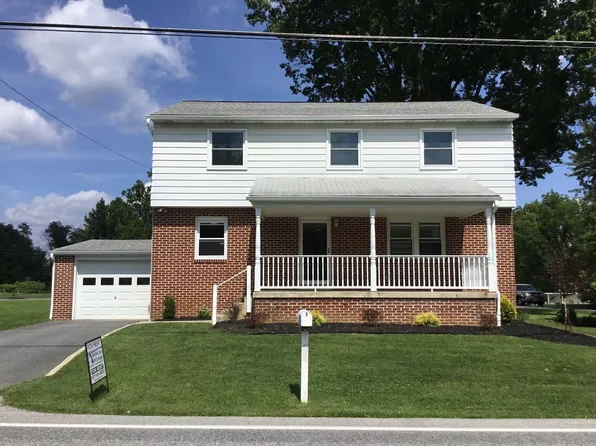 817 Turnpike Rd, Elizabethtown, PA 17022
