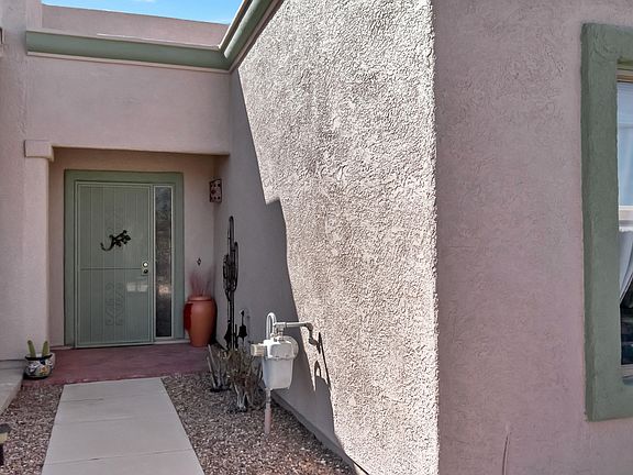 4th image of 2432 S Cliff Dr