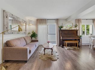 477 Lampson St #30, Esquimalt, BC V9A5Z4