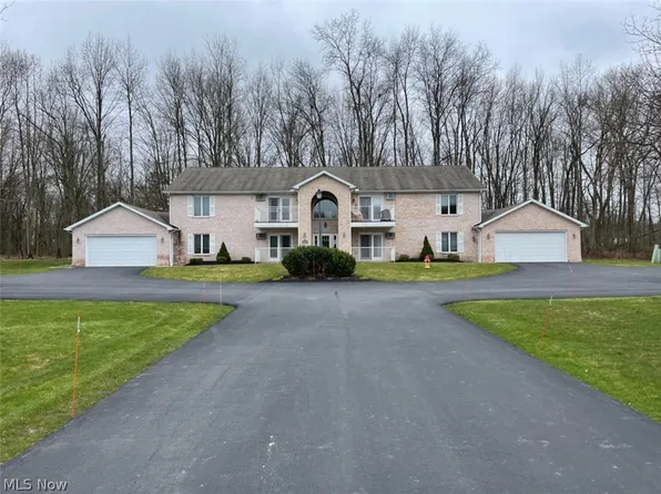 857 Auburn Hills Dr, Youngstown, OH 44512