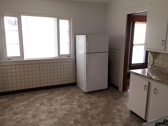 3rd image of 148 Thayer St #2