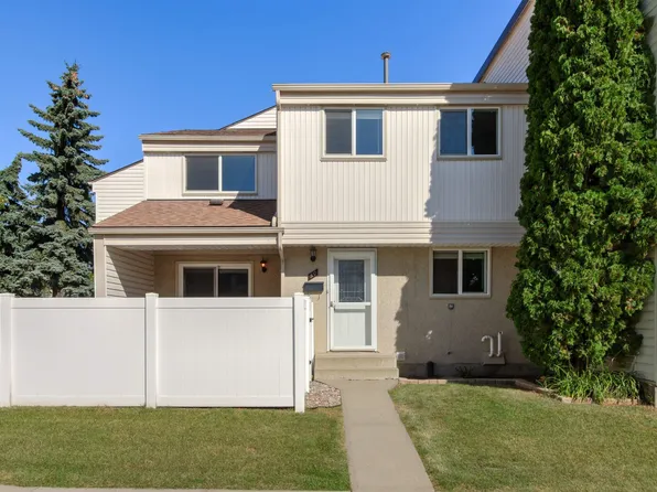 50 Woodvale Vlg NW, Edmonton, AB T6L 1W4