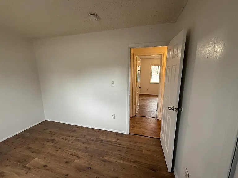 3626 Harriet St — Photo 11