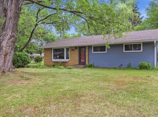 2360 Circle Dr, White Bear Lake, MN 55110