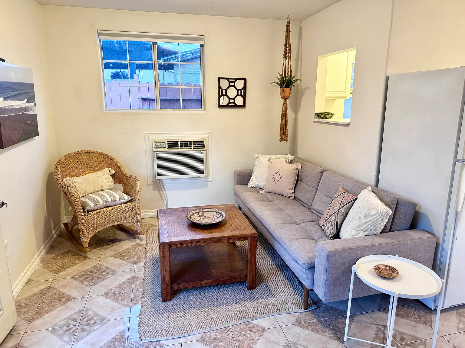 Studio, 450 sqft, $2,500 — Photo 2