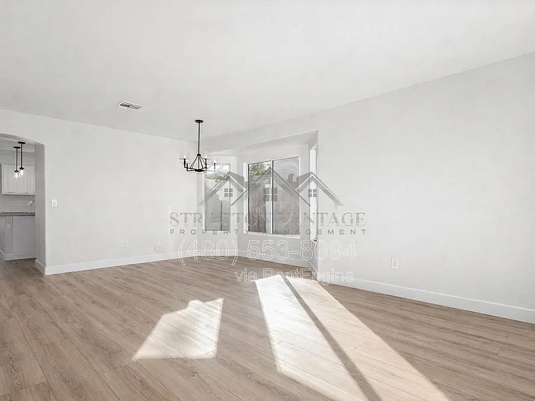 1005 E Stirrup Ln — Photo 7