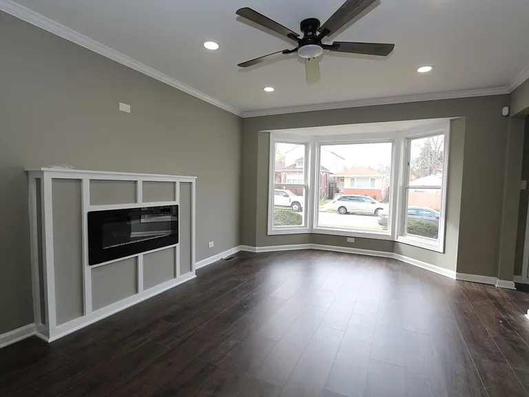 8719 S Honore St — Photo 3