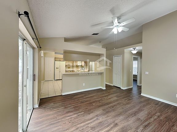5th image of 8054 Stirrupwood Ct