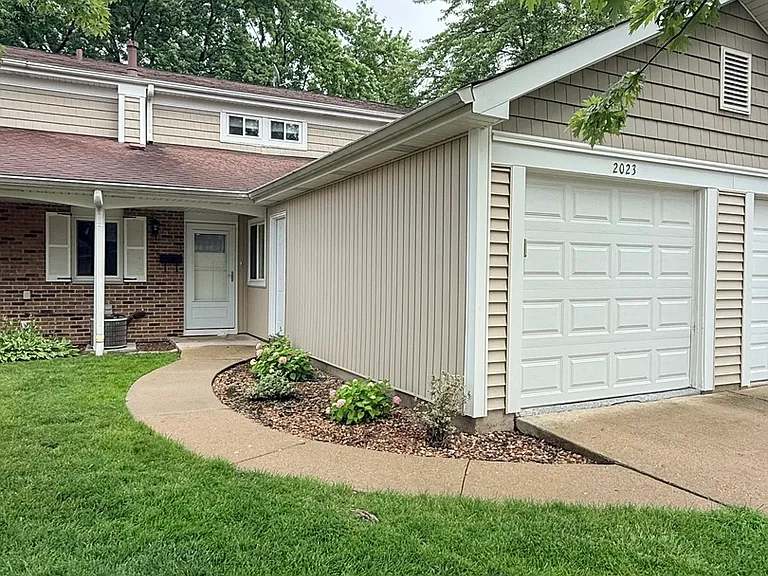 2023 Raleigh Pl — Photo 1