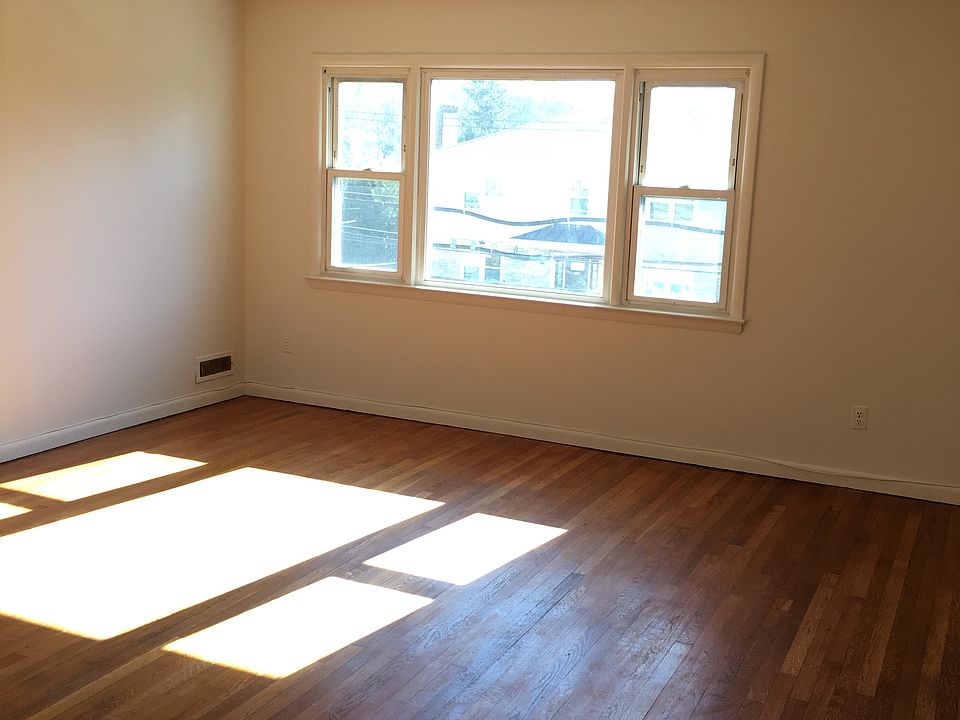 1st image of 486 Main Street # Top Floor