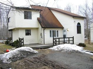 4585 Briarcliff Ter, Tobyhanna, PA