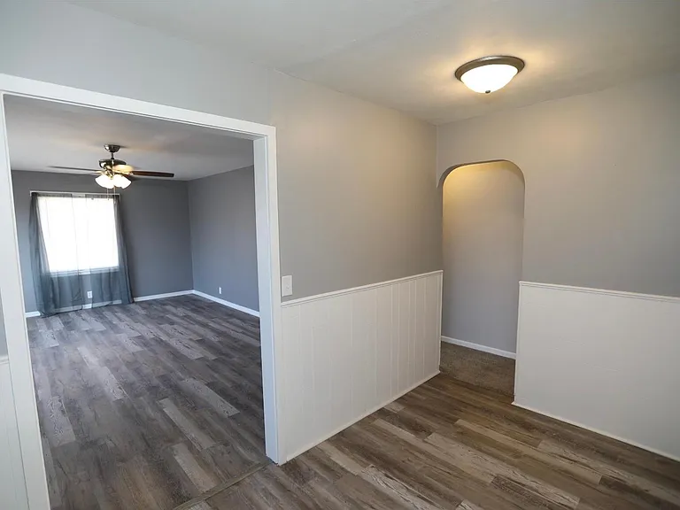2107 Avenue D — Photo 14
