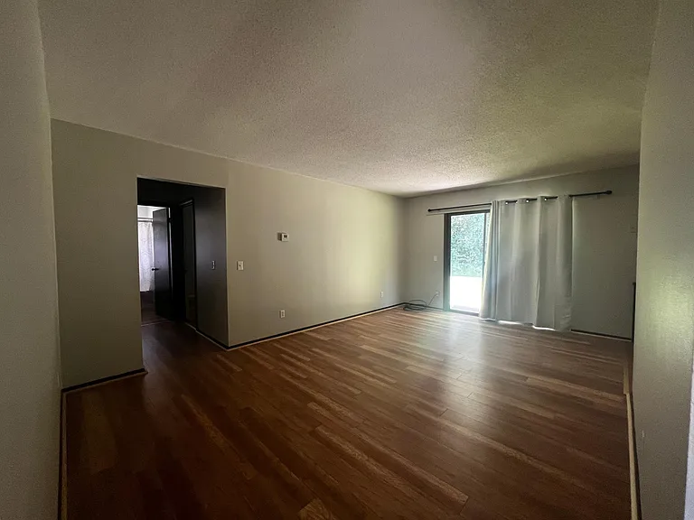 215 N 2nd St #B — Photo 2