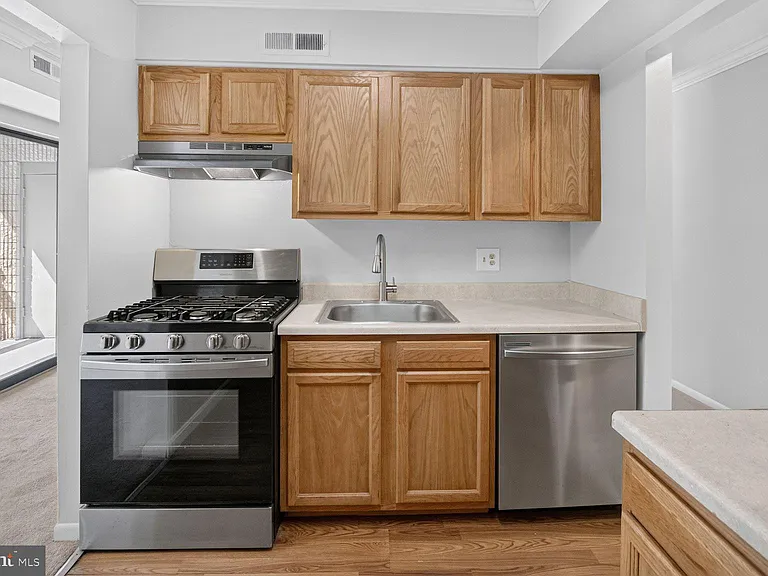 5915 Tamar Dr #11 — Photo 8