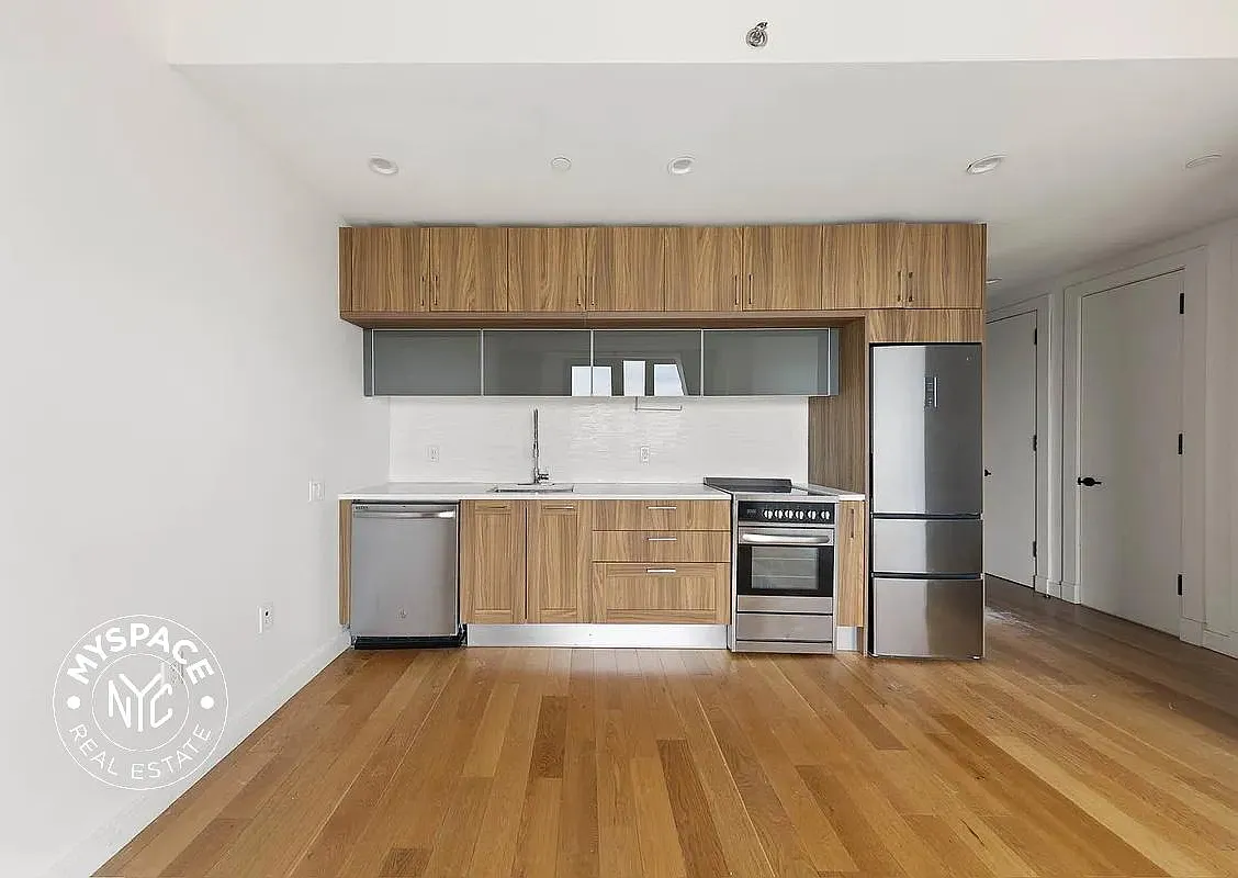 1825 Ocean Avenue — Photo 3