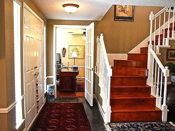 5th image of 3046 Golden Hills Ln