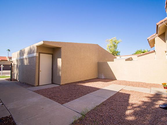 3rd image of 436 E Hidalgo Ave
