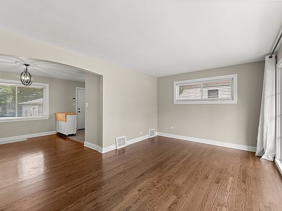 4th image of 18516 Clyde Rd