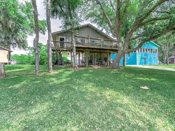 142 Private Road 652, Bay City, TX 77414