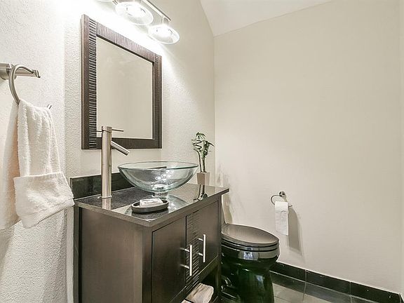 4th image of 1911 Bering Dr APT 2