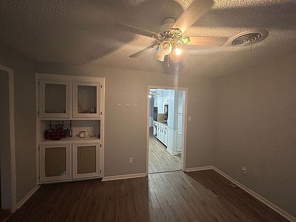 4th image of 3257 Falcon Dr