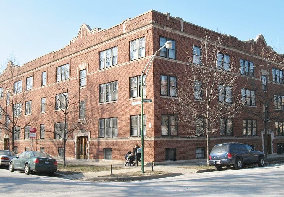 1st image of 1341 W Waveland Ave