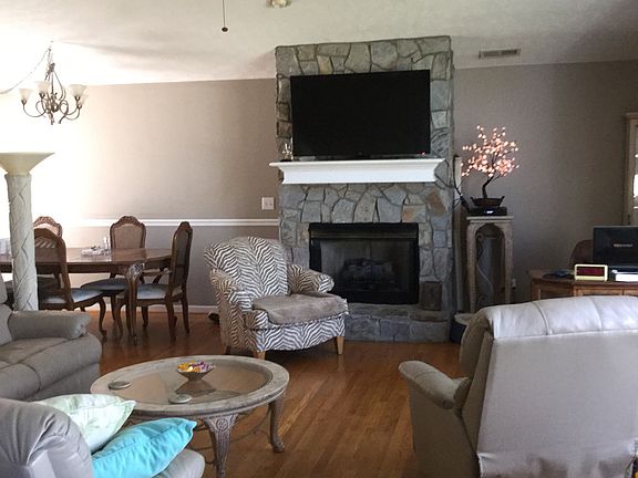 Upstairs Living Area