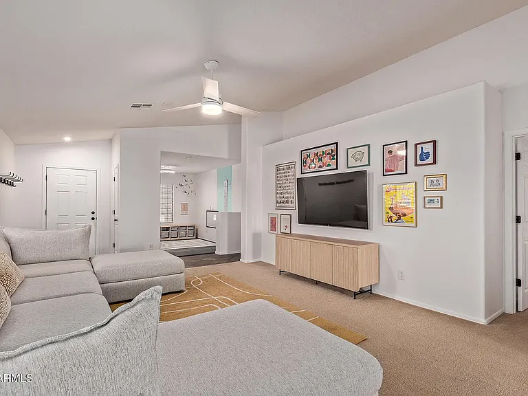 15864 W Anasazi St — Photo 10