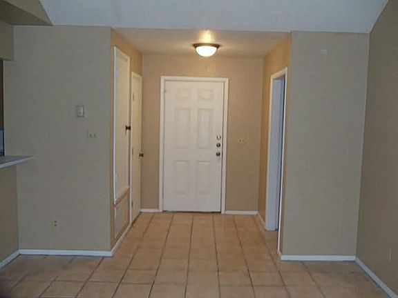 5th image of 136 S Mockingbird Cir