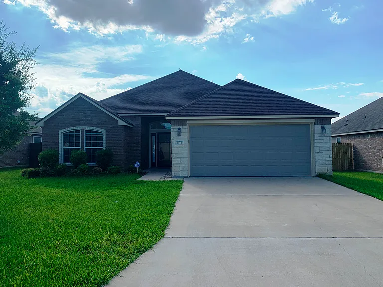 1113 Branchwood Way — Photo 1