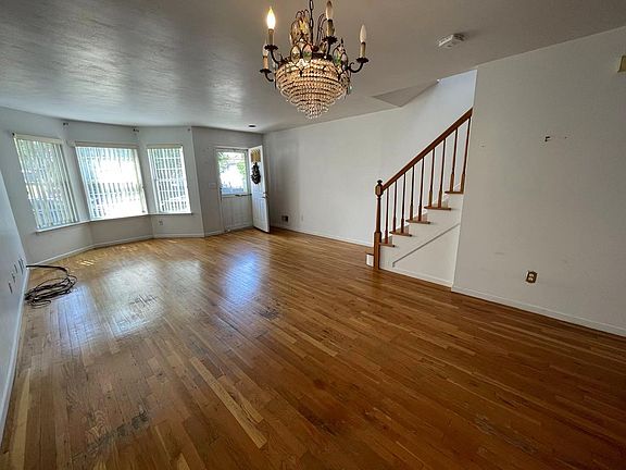 2nd image of 1A Bellhaven Pl